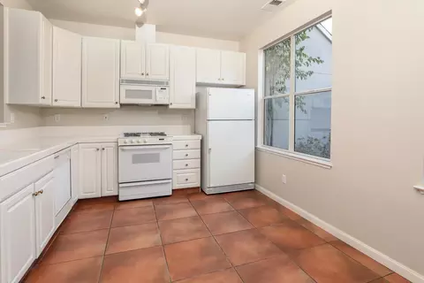 102 Concord Cir, Mountain View, CA 94040 photo 8