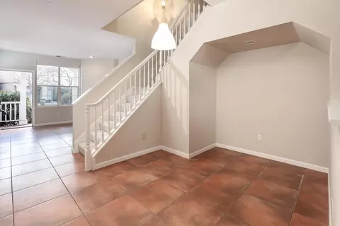 102 Concord Cir, Mountain View, CA 94040 photo 6