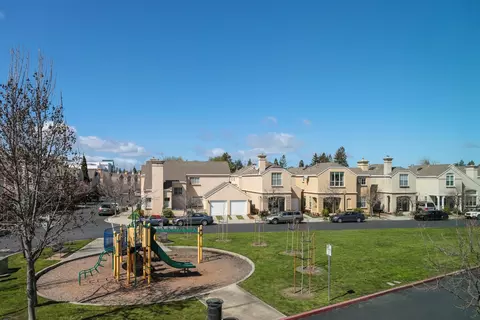 102 Concord Cir, Mountain View, CA 94040 photo 21