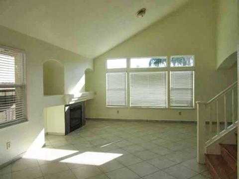 1000 Moonlight Dr, Ceres, CA 95307 photo 2
