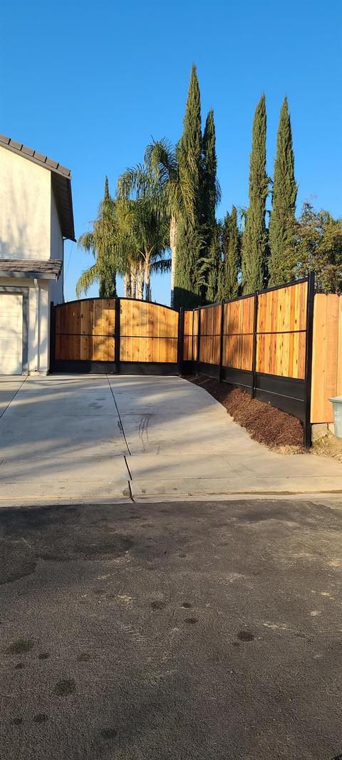 1009 Cribari Dr, Modesto, CA 95358 photo 4