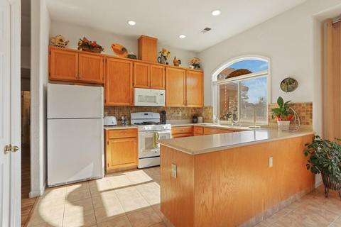 882 Lariat Loop, Galt, CA 95632 photo 4
