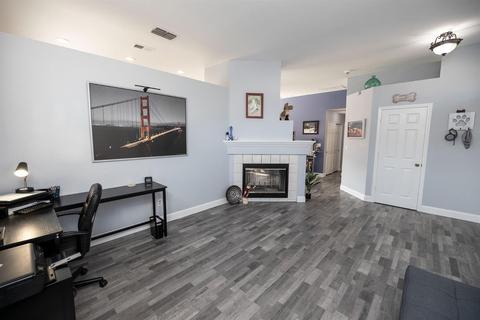 386 E Springer Dr, Turlock, CA 95382 photo 17