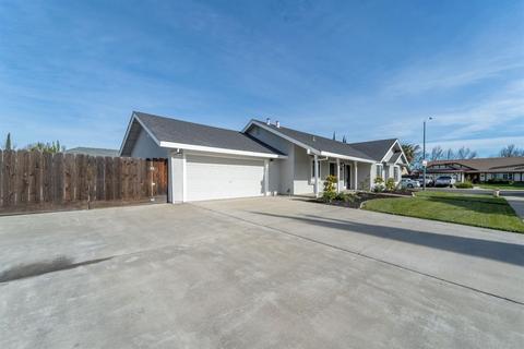 1817 Moet Way, Modesto, CA 95351 photo 2