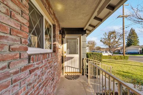 209 Bruce Ct, Modesto, CA 95350 photo 4