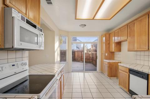 382 Syrah Ct, Manteca, CA 95337 photo 4