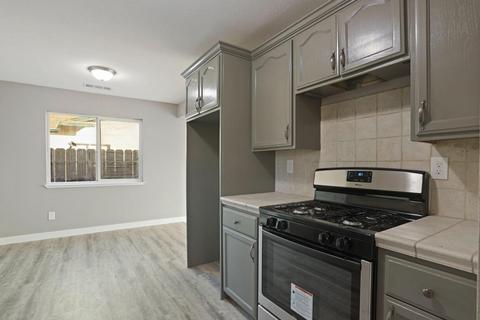 917 Middlecoff Ave, Modesto, CA 95351 photo 6