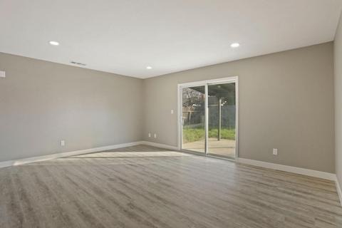 917 Middlecoff Ave, Modesto, CA 95351 photo 8