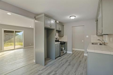 917 Middlecoff Ave, Modesto, CA 95351 photo 3