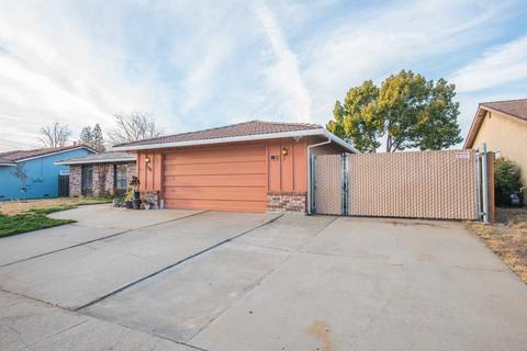 135 Ramon Ct, Galt, CA 95632 photo 2