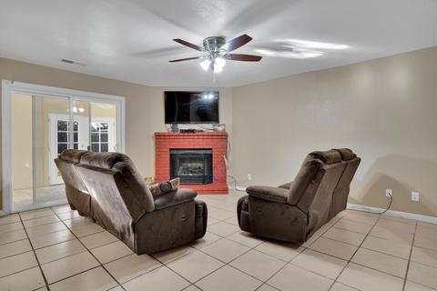 1300 Cape Cod Dr, Modesto, CA 95358 photo 16