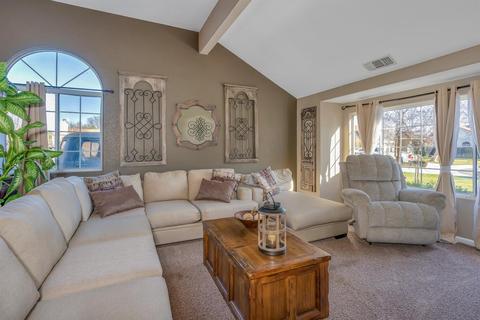 1584 Via Compania, Gustine, CA 95322 photo 5