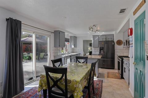 2054 Fieldview Dr, Tracy, CA 95377 photo 12