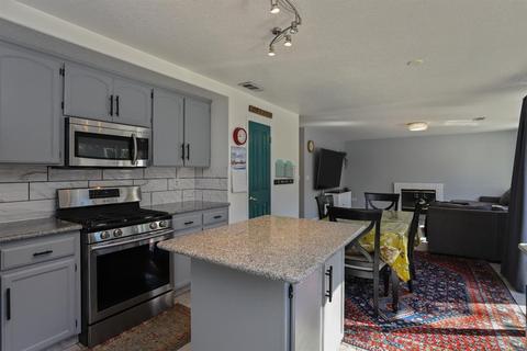 2054 Fieldview Dr, Tracy, CA 95377 photo 11
