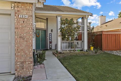 2054 Fieldview Dr, Tracy, CA 95377 photo 2