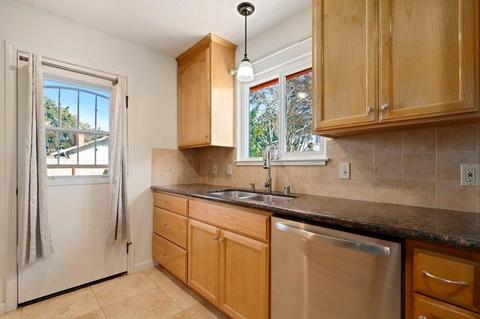 241 Carson Pl, Stockton, CA 95207 photo 9