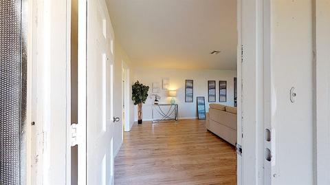 1125 Half Moon Dr, Modesto, CA 95350 photo 3