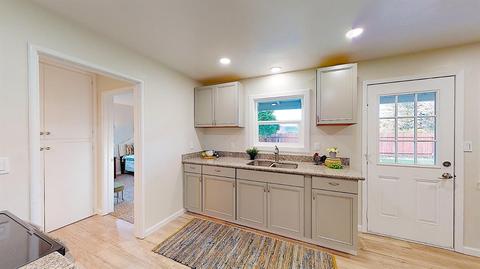 1125 Half Moon Dr, Modesto, CA 95350 photo 15