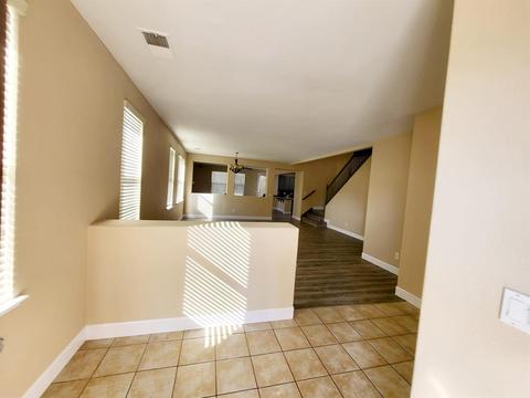 1559 E Topiary Dr, Manteca, CA 95337 photo 4