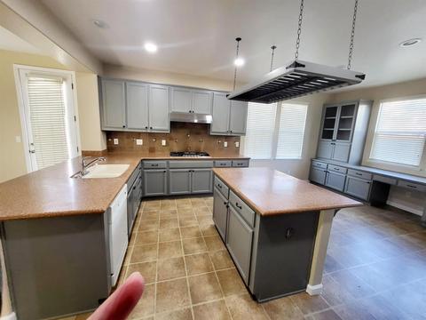 1559 E Topiary Dr, Manteca, CA 95337 photo 8