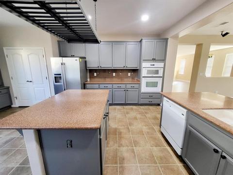 1559 E Topiary Dr, Manteca, CA 95337 photo 9