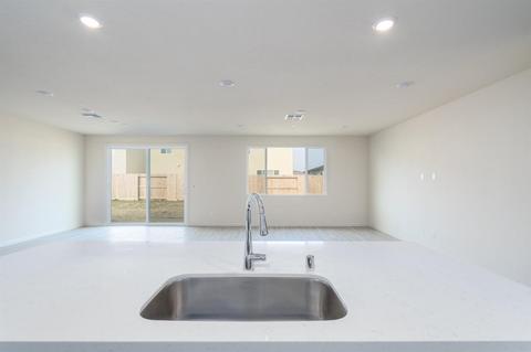 1827 Medford, Manteca, CA 95337 photo 8