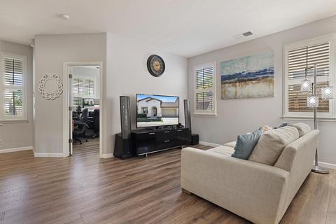2704 Amir Dr, Modesto, CA 95355 photo 4