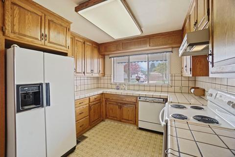 701 Cardinal St, Lodi, CA 95240 photo 9