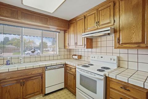 701 Cardinal St, Lodi, CA 95240 photo 7