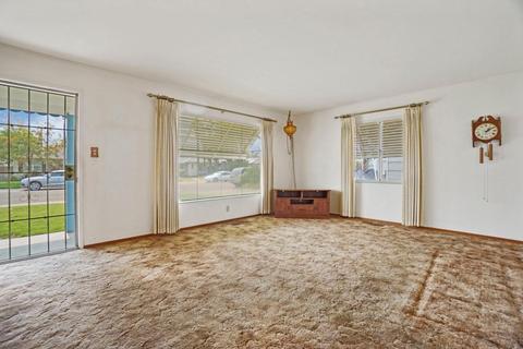 701 Cardinal St, Lodi, CA 95240 photo 3