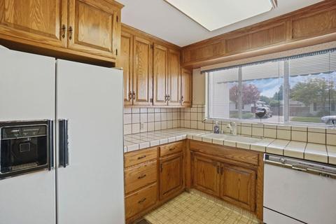 701 Cardinal St, Lodi, CA 95240 photo 6