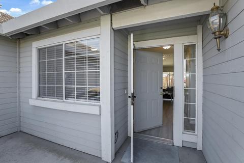 226 J St, Lathrop, CA 95330 photo 4