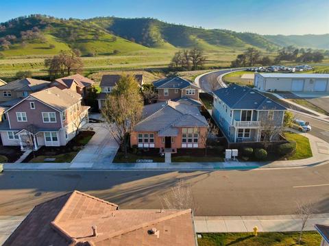 9447 Vintner Cir, Patterson, CA 95363 photo 2