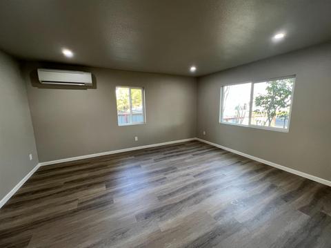 216 E Vine St, Lodi, CA 95240 photo 4