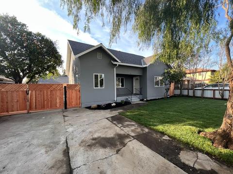 216 E Vine St, Lodi, CA 95240 photo 1