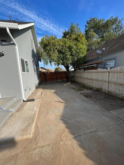 216 E Vine St, Lodi, CA 95240 photo 17