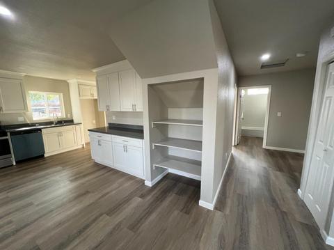 216 E Vine St, Lodi, CA 95240 photo 6