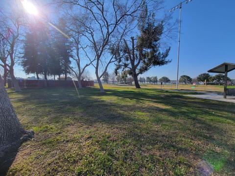 978 Linden Ave, Gustine, CA 95322 photo 3