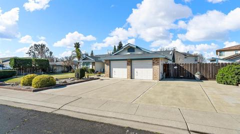 675 Casper Ln, Manteca, CA 95337 photo 2