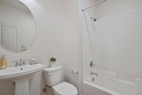 951 Evergreen Ave, Lathrop, CA 95330 photo 35