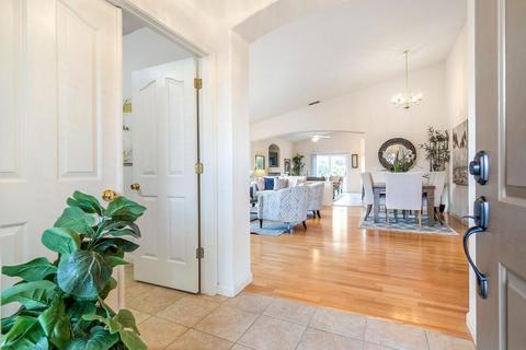 2814 Bellows St, Davis, CA 95618 photo 4