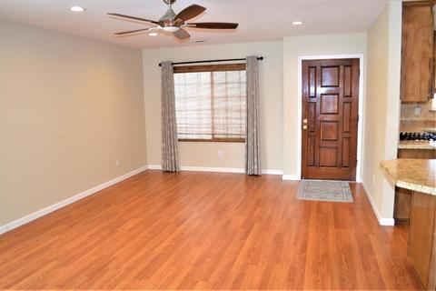 1206 Madsen Dr, Ripon, CA 95366 photo 2