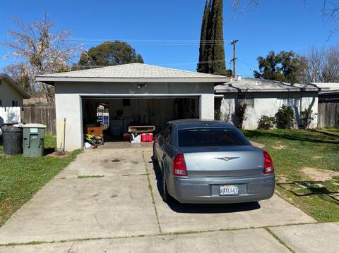 2037 Peach Dr, Modesto, CA 95350 photo 2