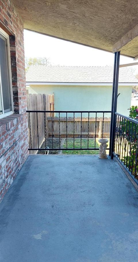 208 Guild St, Galt, CA 95632 photo 4