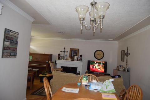 912 E Main St, Turlock, CA 95380 photo 7