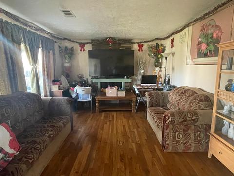 956 W 7th St, Merced, CA 95341 photo 3