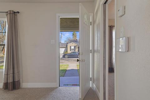 450 W 22nd St, Tracy, CA 95376 photo 5