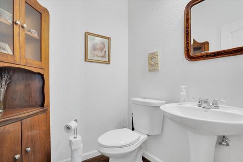 2708 Amir Dr, Modesto, CA 95355 photo 14