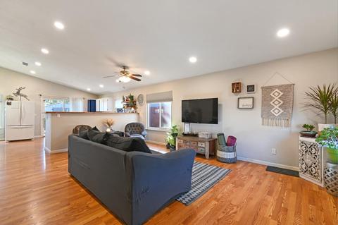 4131 Deaton Dr, Olivehurst, CA 95961 photo 4