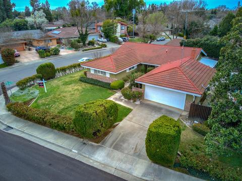 4414 Vista Way, Davis, CA 95618 photo 2